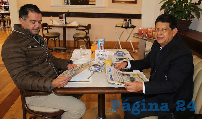 En Sanborns Francia almorzaron Carlos Gaitán Mercado y Marco Antonio Licón Dávila, secretario de Obras Públicas del Municipio capital