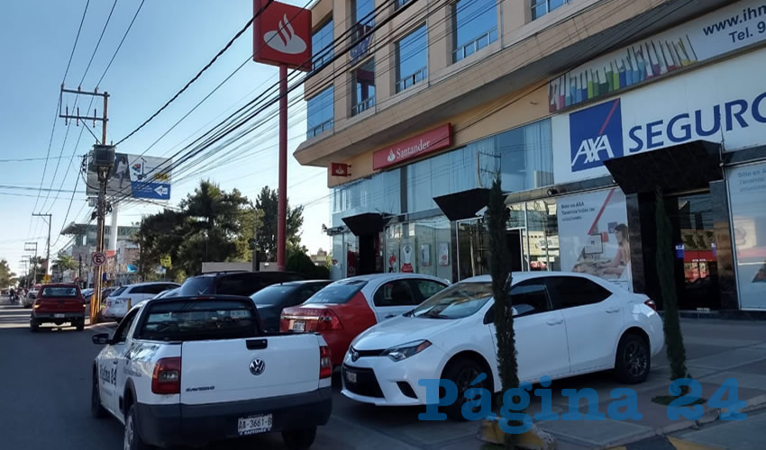 El atraco ocurri&oacute; afuera del banco Santander, situado en avenida Independencia 1850