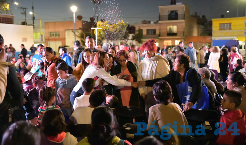Tere Jim&eacute;nez, en la gira de presentaci&oacute;n de su Segundo Informe de Actividades, visit&oacute; a los vecinos de las colonias Altavista y Miravalle y el tianguis de Pilar Blanco