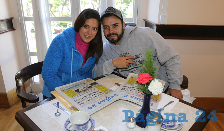 Arlette Martínez Montoya y Eduardo Rovelo Betancourt compartieron el primer alimento de la mañana en Sanborns Francia