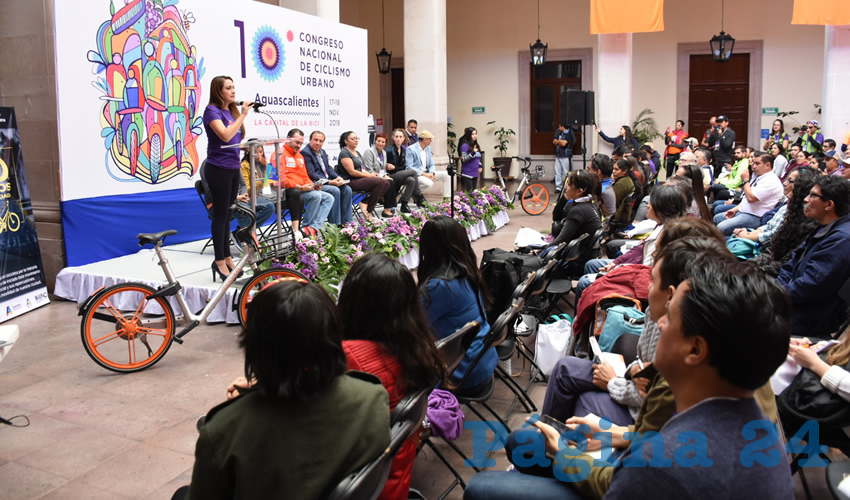Tere Jiménez dio la bienvenida a alrededor de 400 participantes en el Congreso provenientes de diferentes partes de la República