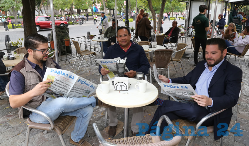 En Café Catedral departieron Carlos Ortega Tiscareño, presidente estatal de la Red de Jóvenes del PRI; Juan Carlos Martínez Moreno y Aquiles Alafita Sáenz