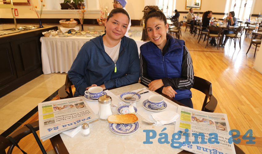 En Sanborns Francia almorzaron Gyna Santander Manzano y Carmen Rodríguez Olvera