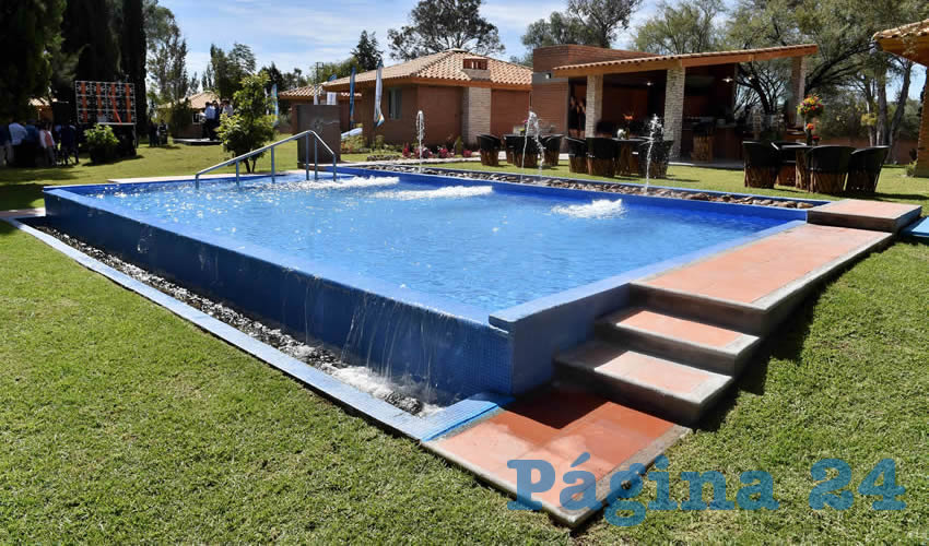 El gobernador del Estado, Mart&iacute;n Orozco Sandoval, inaugur&oacute; la nueva secci&oacute;n de caba&ntilde;as dentro del Parque Acu&aacute;tico Valladolid