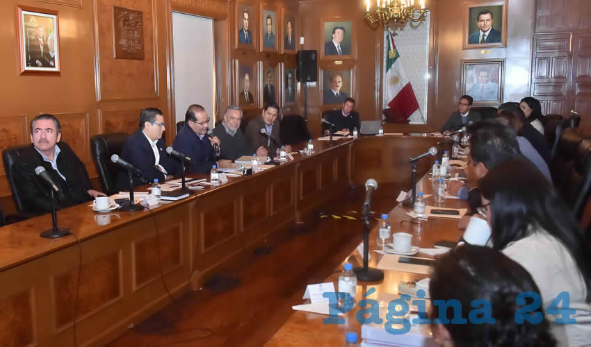 Mart&iacute;n Orozco present&oacute; ante los legisladores federales los requerimientos que se tienen en Aguascalientes para lograr el crecimiento y desarrollo en diferentes rubros
