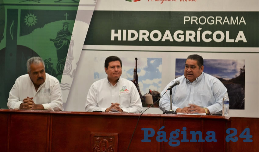 Bonilla Gómez manifestó que el campo padece la falta de agua, al mismo tiempo recordó el efecto del estiaje que se registró en 2011 cuando se perdió una buena parte del hato ganadero, debido a que 68 por ciento de la superficie del agro es de temporal, por lo que se presentó una afectación masiva en la entidad (Foto Merari Martínez)