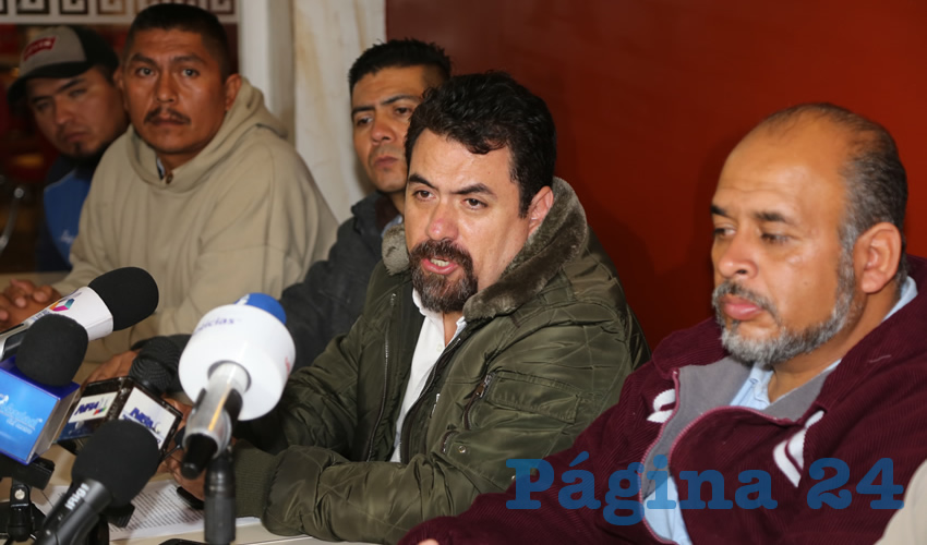 Rueda de prensa de trabajadores de Nissan y la CROM (Foto: Eddylberto Luévano Santillán)
