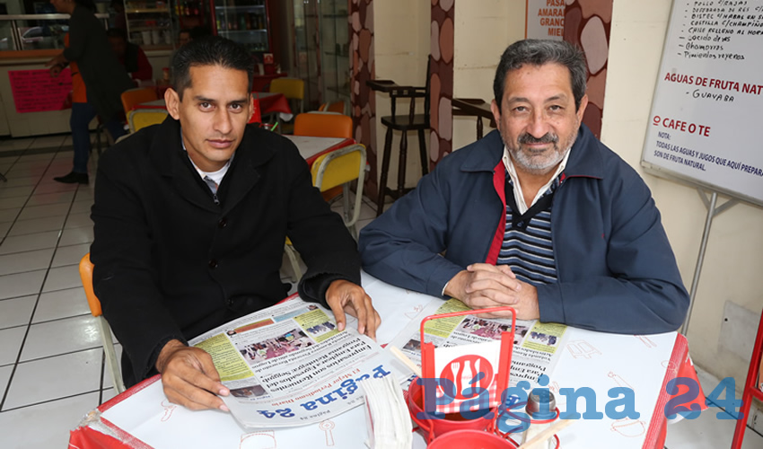 En Fuentes de Sodas Mapi compartieron el primer alimento del día Pavel Álvarez Rivera, arquitecto; y Fernando Ayala Peredo