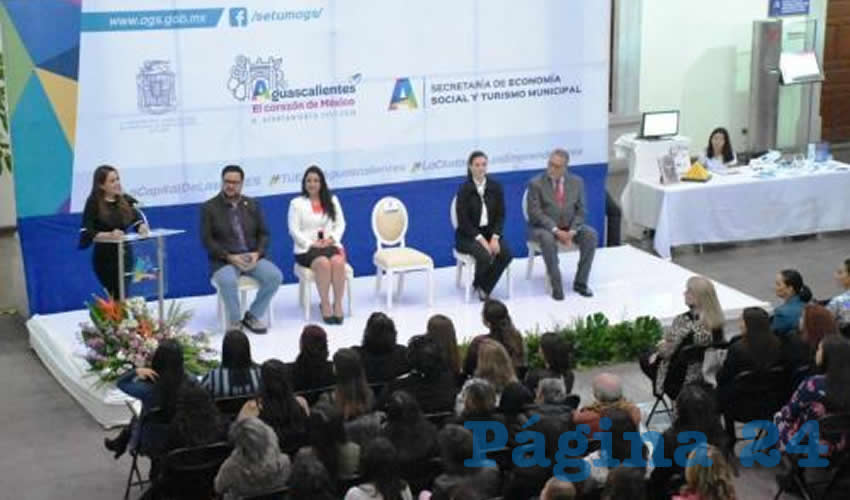 La alcaldesa de Aguascalientes, Tere Jiménez, entregó reconocimientos a 140 mujeres emprendedoras tras concluir el programa de Incubación Productiva