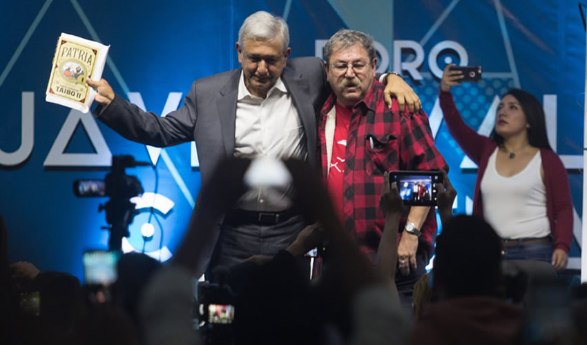 Paco Ignacio Taibo II, dirección designado del Fondo de Cultura Económica y Andres Manuel López Obrador, presidente de México (Foto: Tercero Díaz/Archivo/Cuartoscuro)