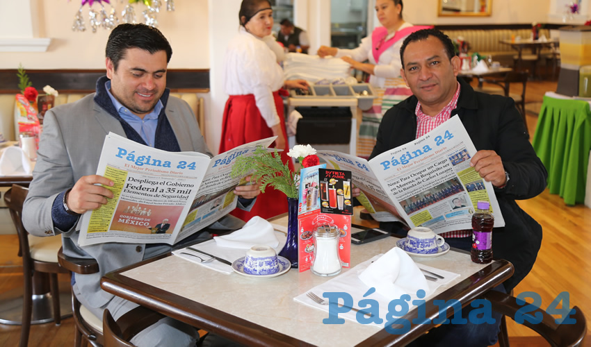 Alan Hamurabi López Ovalle y Rodolfo Téllez Moreno, titular de la Secretaría de Servicios Públicos del Municipio de Aguascalientes; compartieron el pan y la sal en Sanborns Francia