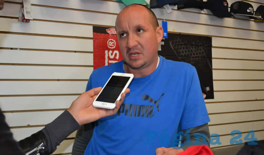 Jesús Espinoza, vocero de los comerciantes del primer cuadro de la ciudad (Foto Merari Martínez)