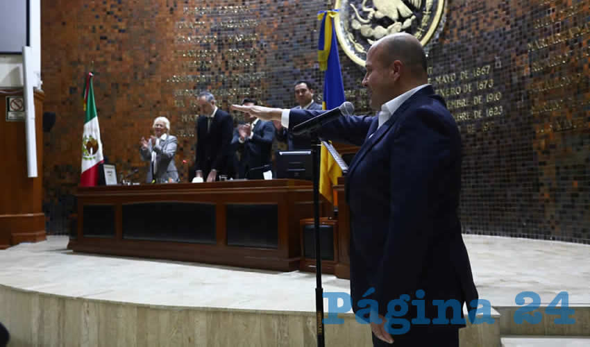 “No habrá ni acuerdo ni tregua con los delincuentes, aquí no habrá ni perdón ni olvido porque la delincuencia ha lastimado profundamente a nuestra sociedad. Vamos a actuar sin miedo y con determinación”, prometió Enrique Alfaro tras tomar protesta como gobernador de Jalisco/Foto: Cortesía