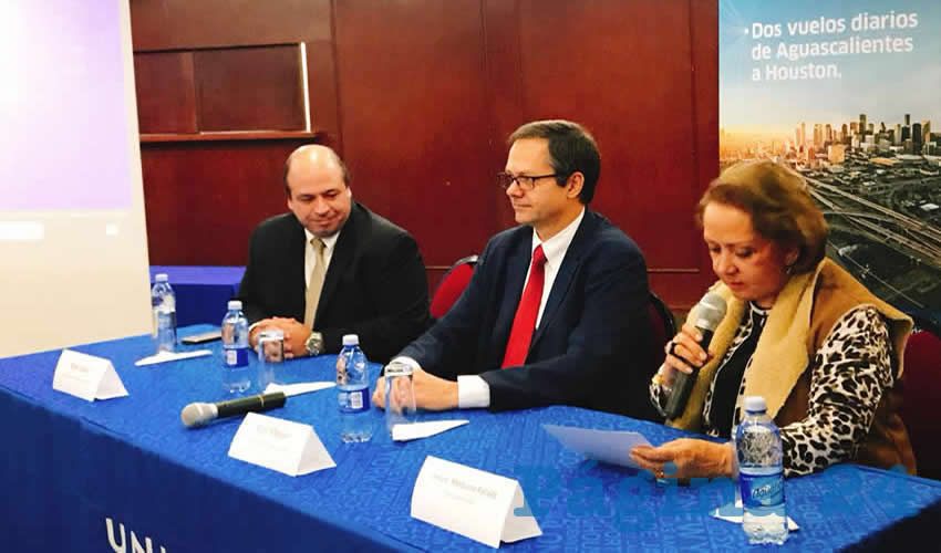 En Aguascalientes se mantendr&aacute;n los dos vuelos diarios a Houston, Texas porque ha habido buena respuesta de la gente