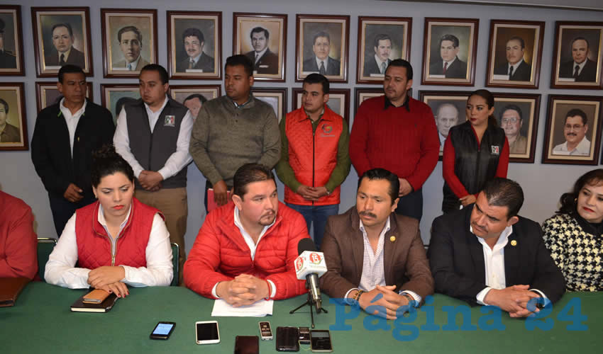 Gustavo Uribe Góngora, recalcó que de no apoyarse este rubro, se afectarían a más familias que la cantidad de trabajadores que señalan, pues dejarían sin pago a otros organismos como al poder judicial, o al Colegio de Bachilleres del Estado de Zacatecas (Cobaez), y la Universidad Autónoma de Zacatecas (UAZ), así como a trabajadores de otros sectores de educación. (Foto: Merari Martínez)