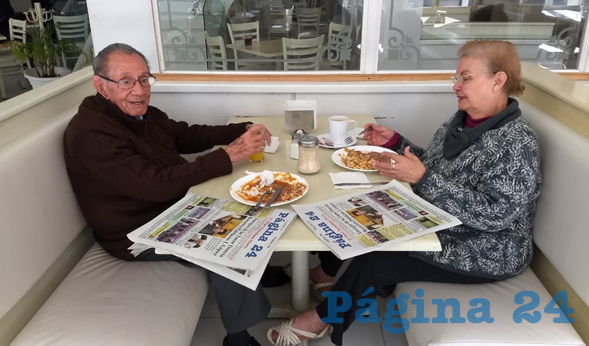 Armando Padilla y Mar&iacute;a del Socorro Dur&oacute;n almorzaron en el restaurante Del Centro