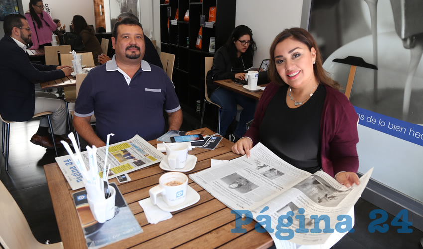 En Caf&eacute; Punta del Cielo departieron Heriberto Gallegos Serna, exdiputado local; y Sylvia Violeta Garfias Cedillo, diputada federal