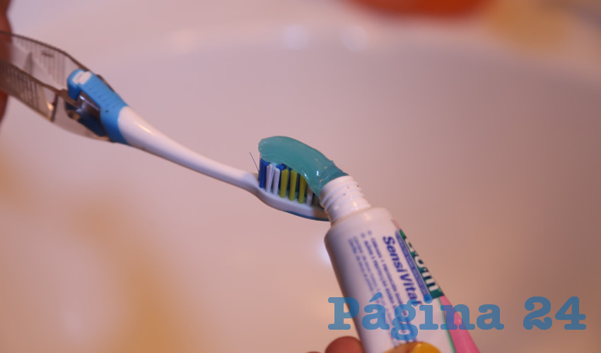 Un buen cepillado y el uso de hilo dental son fundamentales para evitar la gingivitis y otros problemas de salud