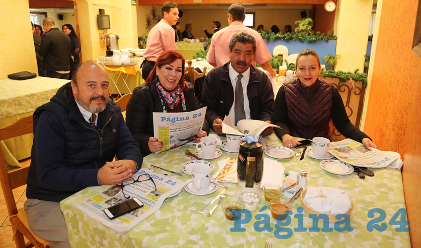 En el restaurante La Estación almorzaron Roberto López Delgado, director del CBTIS 282; María Soledad Franco Orozco, directora del CBTIS 39; Raymundo Campos Ramírez, director del CBTIS 284; y Amira Jáuregui Pérez, directora del Cetis 155