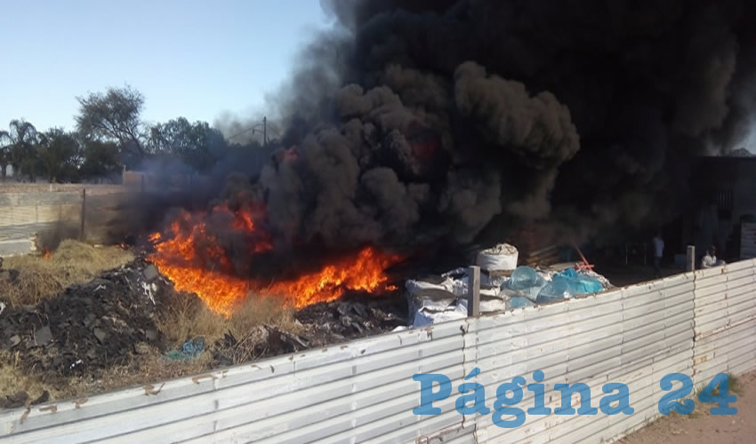 El fuego consumió más de 100 toneladas de desperdicio industrial