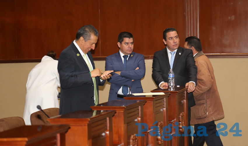 Sergio Augusto L&oacute;pez y Gustavo B&aacute;ez, cabildeando hasta el &uacute;ltimo momento