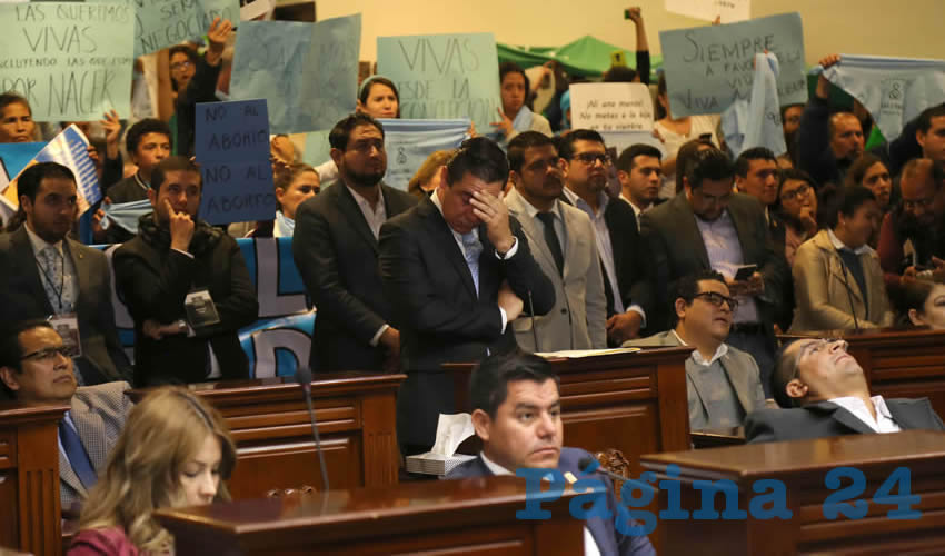 As&iacute; se pusieron los panistas cuando no alcanzaron los 18 votos