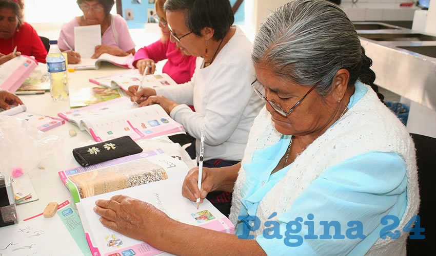 Durante el presente año, seis mil 207 personas mayores de 15 años concluyeron algún nivel educativo en el Instituto para la Educación de las Personas Jóvenes y Adultas de Aguascalientes