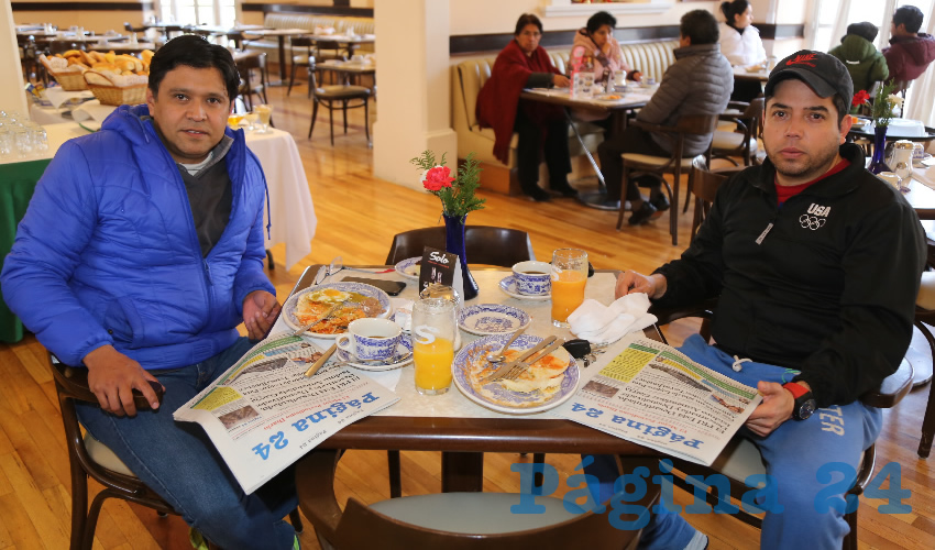 En Sanborns Francia desayunaron Ricardo Cruz Silva y Sergio Vázquez Durán