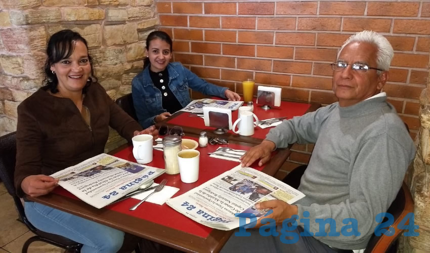 En el restaurante Las Antorchas desayunaron Lucero Moreno, Cecilia Nateras y José Luis Nateras