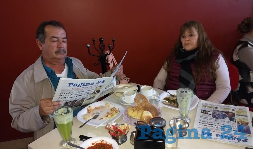 Rafael Velasco y Rosa Elva Alcalá compartieron el pan y la sal en el restaurante Mitla