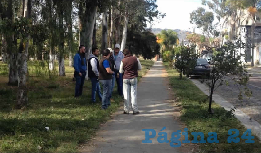 “Lejos de que se nos ayude como se había prometido y que se recupere el espacio, ahora lo que quieren hacer es abrir para que los que compraron en los departamentos tengan el parque”, criticó uno de los vecinos