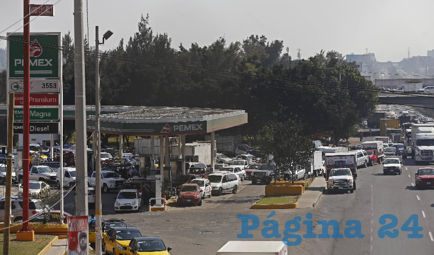 La medida del gobierno federal es para evitar el huachicoleo, y aunque se ha prometido que se regularizará el servicio, el presidente López Obrador no ha dado una fecha exacta, por lo que si se agrava el desabasto habrá un impacto severo/Foto: Cuartoscuro