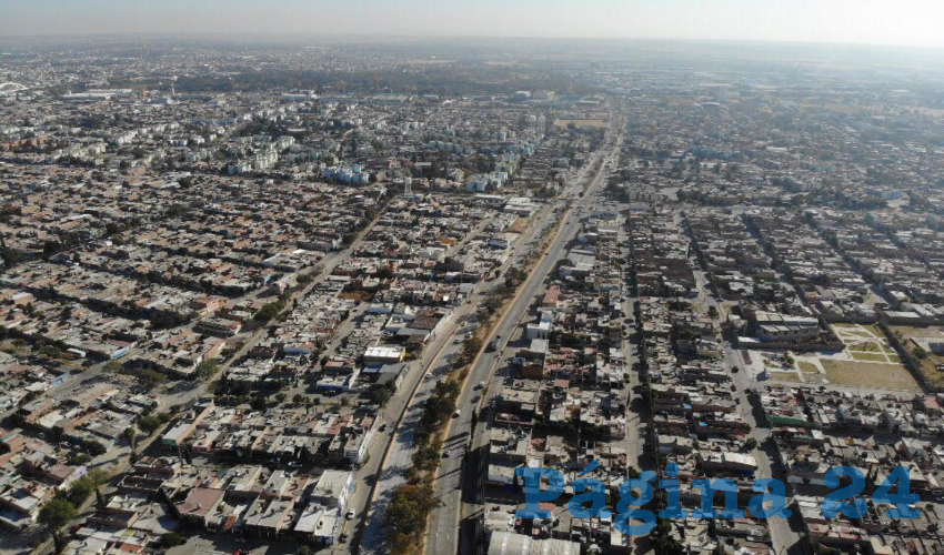Con una inversión de 50 millones de pesos, la alcaldesa de Aguascalientes, Tere Jiménez, inauguró obras de pavimentación con concreto hidráulico del Bulevar Siglo XXI sur