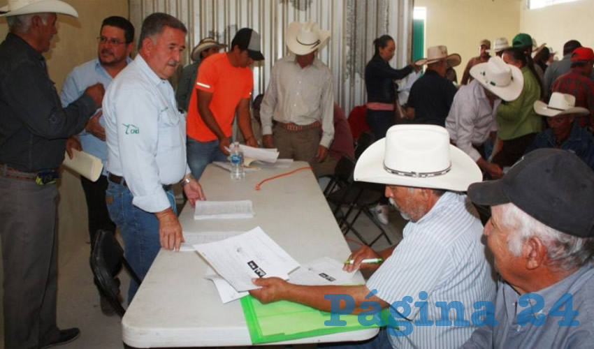 Ganaderos de Asientos agilizan el tr&aacute;mite para aplicaci&oacute;n de aretes y gu&iacute;a de registro electr&oacute;nico de movilizaci&oacute;n de ganado