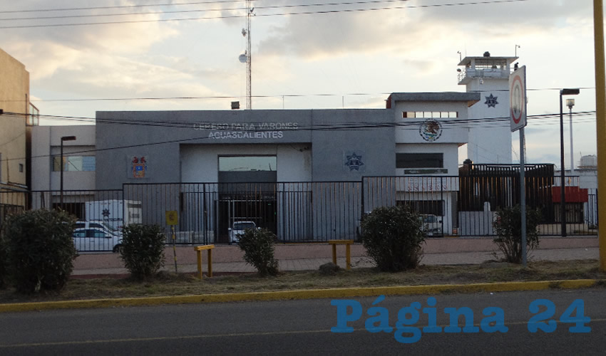 El policía ministerial acusado de desaparición forzada, se ahorcó en un baño del área administrativa del penal de la salida a Calvillo