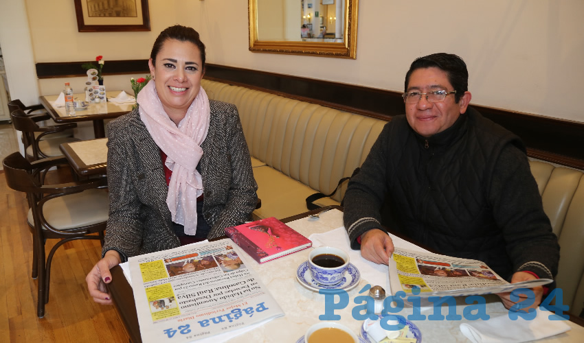 En Sanborns Francia departieron los consultores empresariales Ana Rocío Delgado Barba y Horacio Dávila Villaseca