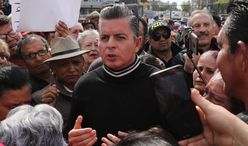 José Luis Morales Peña, locutor de radio