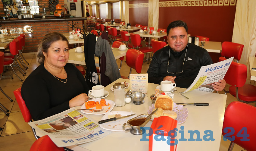 En el restaurante Mitla compartieron el pan y la sal Mayra Yadira Torres Báez y Juan Antonio Fuentes Serna