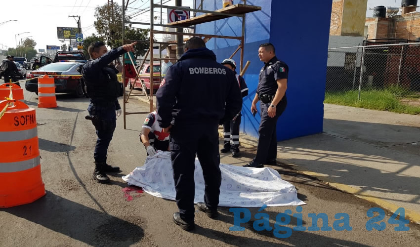 José Alberto Vázquez cayó desde un puente peatonal, muriendo al instante