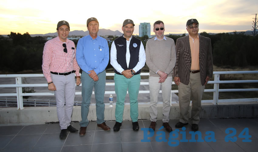 Martín Orozco Sandoval entregó un nuevo paso peatonal inferior, que conectará hacia la zona poniente de la máxima casa de estudios en el estado