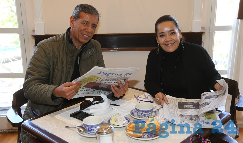 En Sanborns Francia departieron Isidoro Armendáriz García y la diputada local Elsa Amabel Landín Morales