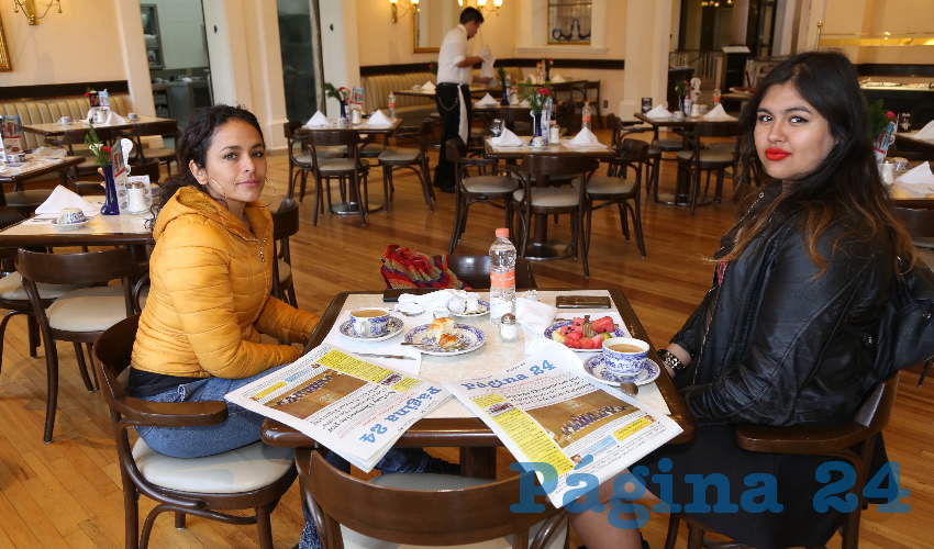 En Sanborns Francia almorzaron Nicole Martínez y Yazmín Martínez Ramos