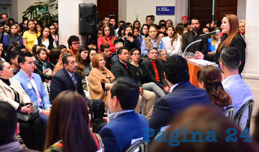 Tere Jiménez presentó el programa Para Llegar más Lejos, Apoyo Para tu Titulación, el primero de su tipo en la historia del municipio de Aguascalientes