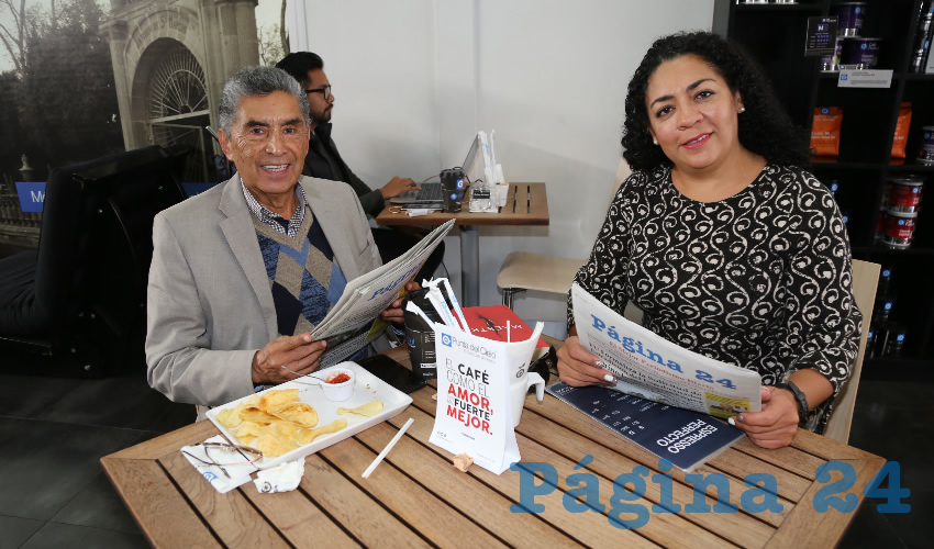 Café Punta del Cielo platicaron David Mendoza Vargas y Hazel Montejano García, regidora del Municipio de Aguascalientes