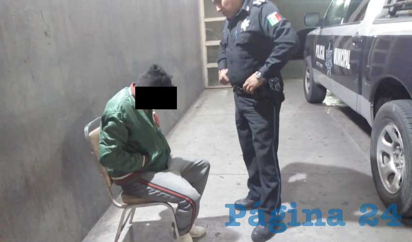 Fernando &ldquo;N&rdquo; &ldquo;N&rdquo; fue rescatado cuando su cuello pend&iacute;a de unas agujetas que sujet&oacute; a la regadera