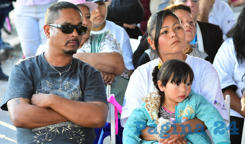 El Ayuntamiento de Aguascalientes hizo entrega de 30 microcréditos de 10 mil pesos cada uno en la Colonia Insurgentes a través del Programa Emprendimiento para la Inclusión Social