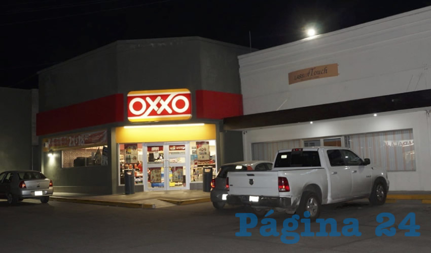 El primer atraco ocurrió en la tienda ubicada en el cruce de la calle Diego de Ibarra y la avenida Convención sur, en el fraccionamiento Jardines de la Asunción.