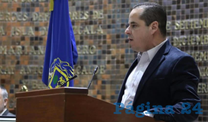 “Ya se vio con otros presidentes qué es lo pasa cuando tienes esas estrategias y los resultados han sido desde mi punto de vista catastróficos”, recordó el diputado perredista Enrique Velázquez, quien remarcó que este tipo de prácticas atacan los efectos, cuando deben atajarse las causas de la violencia/Foto: Cortesía