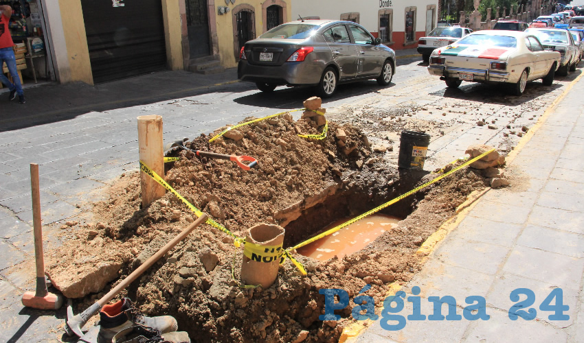 Estos trabajos se pudieron ver la calle Fernando Villalpando, que después de la Avenida Hidalgo es la más transitada en el Centro Histórico, ya que permite acceder y salir del primer cuadro de la ciudad (Foto Rocío Castro Alvarado)