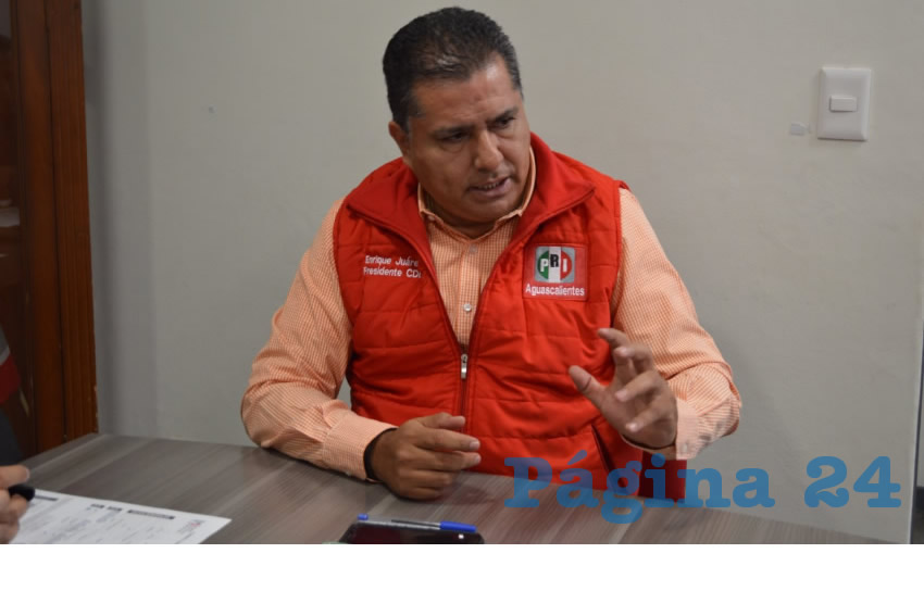 Jos&eacute; Enrique Ju&aacute;rez Ram&iacute;rez, presidente del CDE del PRI, est&aacute; preocupado porque el PAN sigue los pasos del PRI